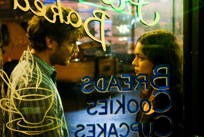 Jeremy (Jude Law) et Elisabeth (Norah Jones) Jeremy (Jude Law) et Elisabeth (Norah Jones)