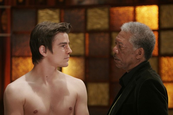 Josh Hartnett et Morgan Freeman devant un beau décor Josh Hartnett et Morgan Freeman devant un beau décor